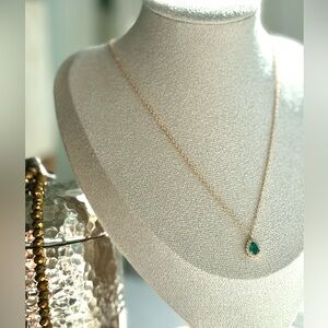 🌟BUY 1 GET 1 FREE🌟BRAND NEW Emerald Green Drop Necklace